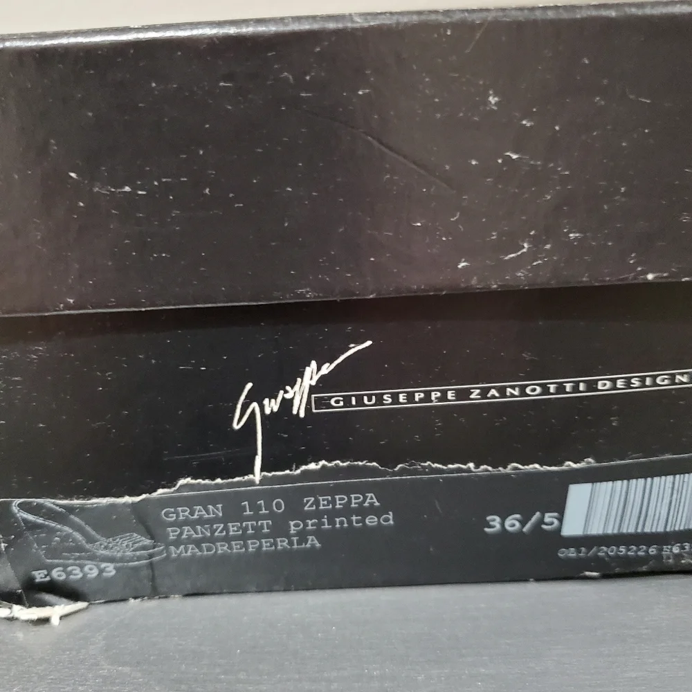 GIUSEPPE ZANOTTI Cream and Grey Python cork wedges 36. (Fits Like 36.5) - Picture 4 of 16